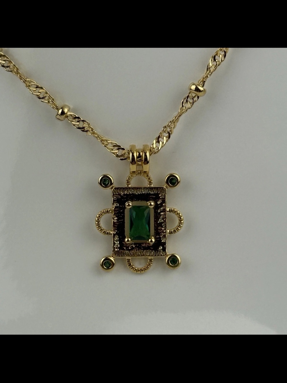 Gold Plated/Faux Emerald Crystal Pendant Necklace Art Deco Nouveau 20s/30s Style